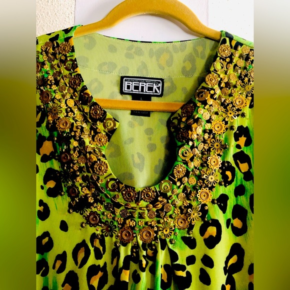 Berek Green Leopard Decorated Lined Blouse - Picture 4 of 7